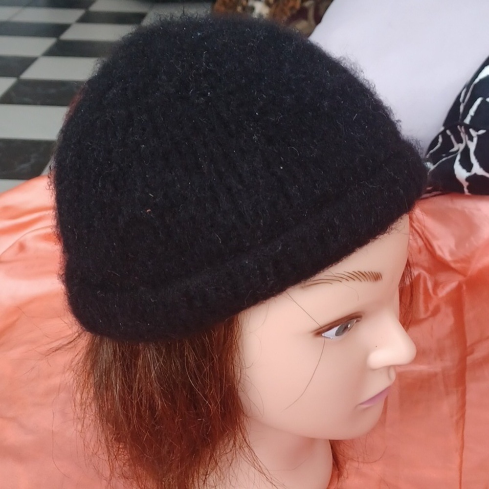 Gene Meyer 100% Cashmere Beanie, Black
